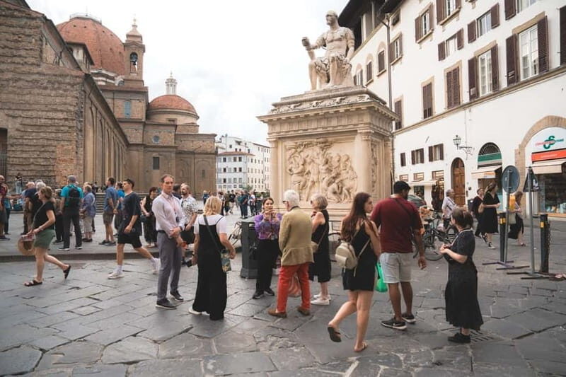 Florence: Medici Family Guided Walking Tour - Meeting at Hard Rock Cafe and what you should know before you go