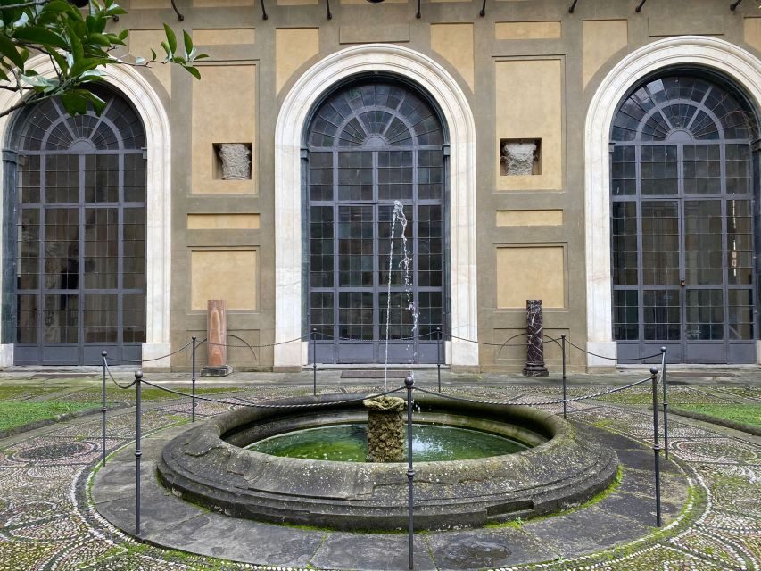 Florence: Medici Family History Tour - Piazza San Lorenzo: where history meets everyday Florence