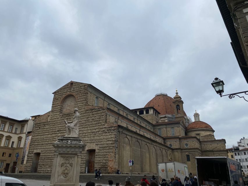 Florence: Medici Family History Tour - Piazza del Duomo stop: reading Florence through its iconic space