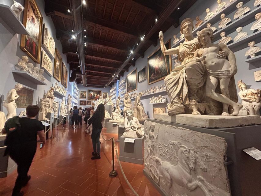 Florence: Michelangelo's David Entrance Ticket and Audio App - Main Hall Focus: Seeing Michelangelo’s David the Right Way