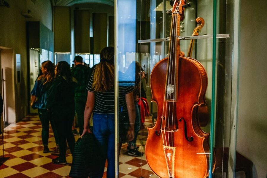 Florence: Michelangelo's David Skip-the-Line Entry Ticket - Entering Accademia fast: what the skip-the-line does (and doesn’t)