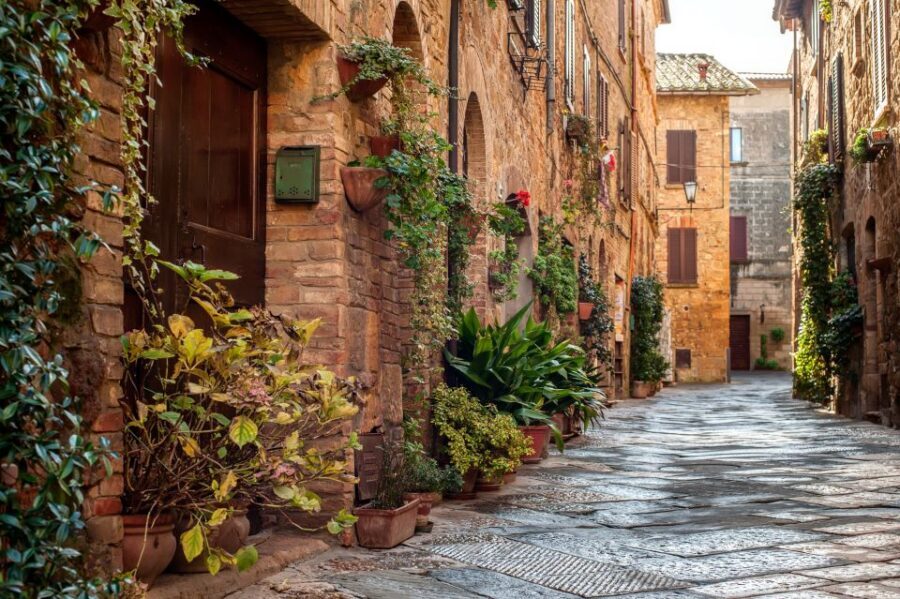 Florence: Monteriggioni & Val d'Orcia Optional Wine Tasting - Transfer Only vs full tour: choose based on how independent you want to be