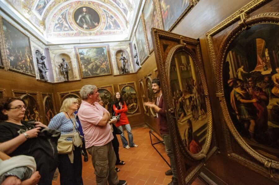 Florence: Palazzo Vecchio Entrance Ticket & Audioguide - From 1299 to the Medici: what to focus on inside the palace