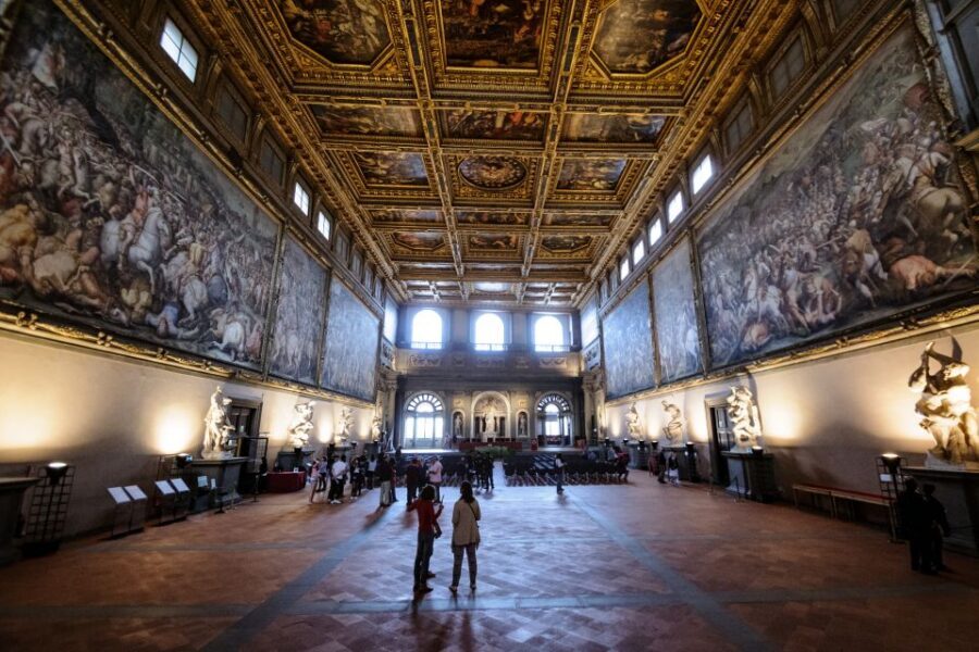 Florence: Palazzo Vecchio Entrance Ticket & Audioguide - The Salone dei Cinquecento and Vasari’s influence