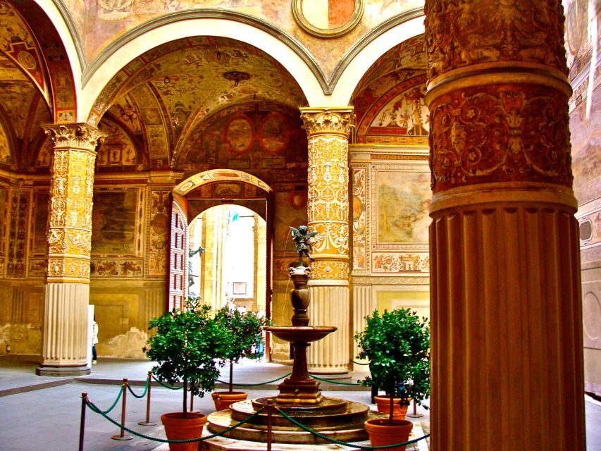 Florence: Palazzo Vecchio Guided Tour - Salone dei Cinquecento: the must-see room, with a real-world caveat