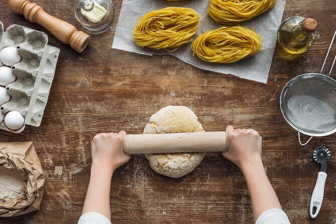 Florence: Pasta & Tiramisu Cooking Class with Unlimited Wine - Who this Florence pasta-and-tiramisu class is best for