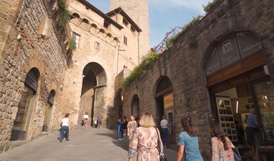 Florence: Pisa, Siena, S. Gimignano, Chianti Wine & Lunch - Lunch with wine pairing in San Gimignano: classic Tuscan, plus a timing trade-off