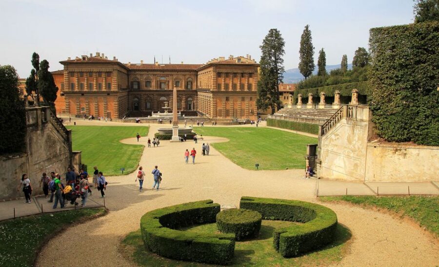 Florence: Pitti Palace and Boboli Gardens Walking Tour - Palazzo Pitti: the Medici residence that turns art into power
