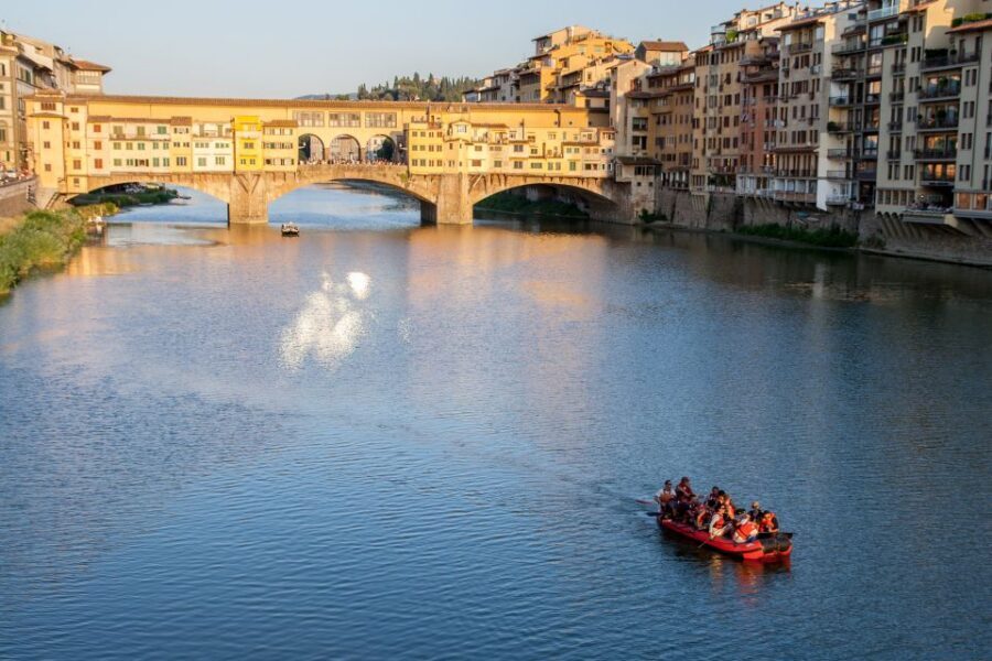 Florence: Pontevecchio Bridge and City Sights Rafting Cruise - Who should book this raft cruise, and who might not