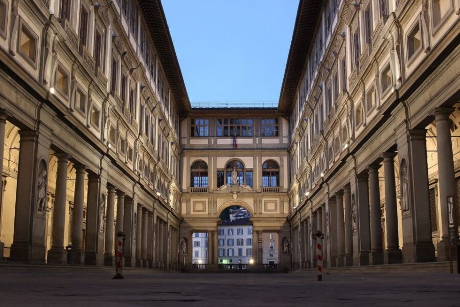Florence: Private Uffizi Gallery Discovery Tour with Ticket - After the gallery: outside views toward the Vasari Corridor