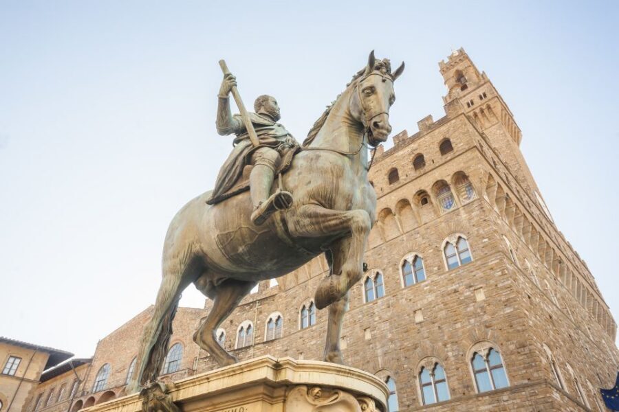 Florence: Private Walking Tour of Florence's Hidden Gems - Santa Croce and Piazza Signoria: art sites with big political weight
