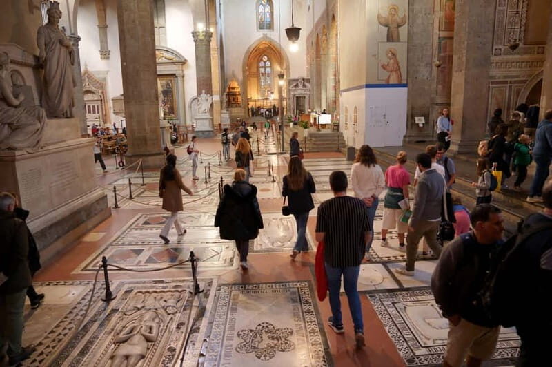 Florence: Santa Croce Church Tour with Entry Ticket - Where the tour starts: Dante’s monument area and a June costume clue