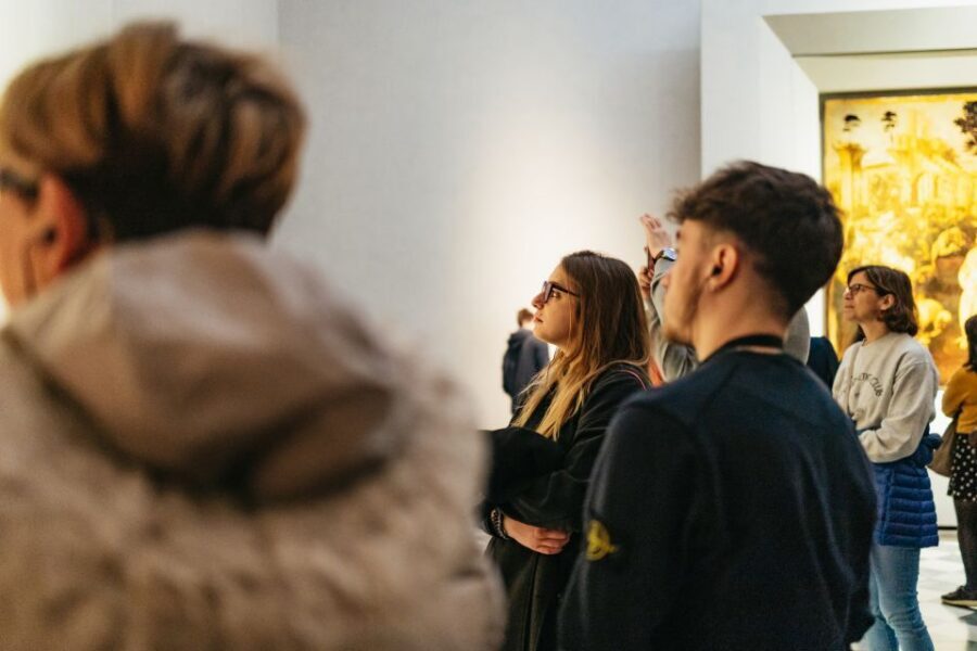 Florence: Skip-the-Line Uffizi Small Group Tour - The real story starts with why the Uffizi was built