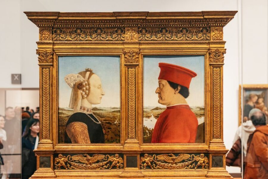 Florence: Skip-the-Line Uffizi Small Group Tour - The short walk, then the guided hour-and-change