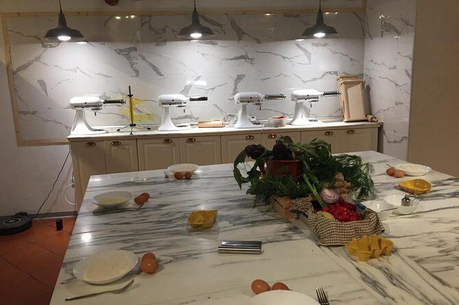 Florence Small-Group Pasta Class with Seasonal Ingredients - Bruschetta and Aperitivo: The Taste-Before-You-Eat Moment