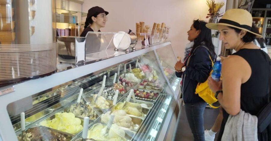 Florence: Street Food Walking Tour with Wine - Schiacciata, wine, and what makes the flavors feel Tuscan