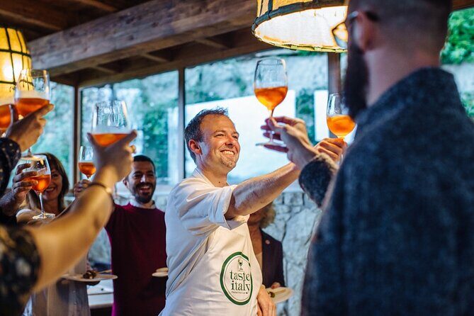 Florence Sunset Food Tour with Wine & Dine at a Tuscan farmhouse - Meeting Point in Piazza della Repubblica: The Easy Start