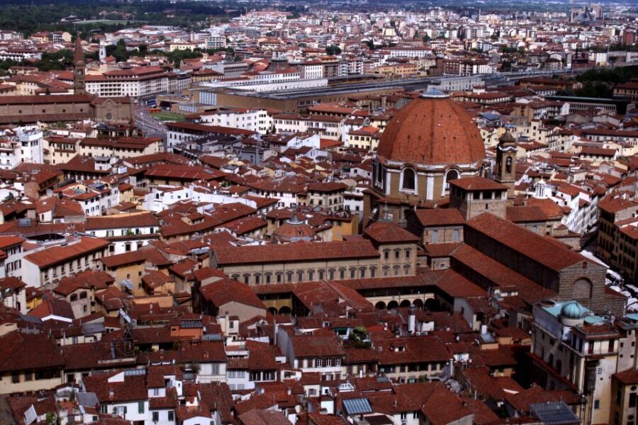 Florence: The Medici Experience Tour - Piazza San Lorenzo and Piazza del Duomo: getting your Florence bearings