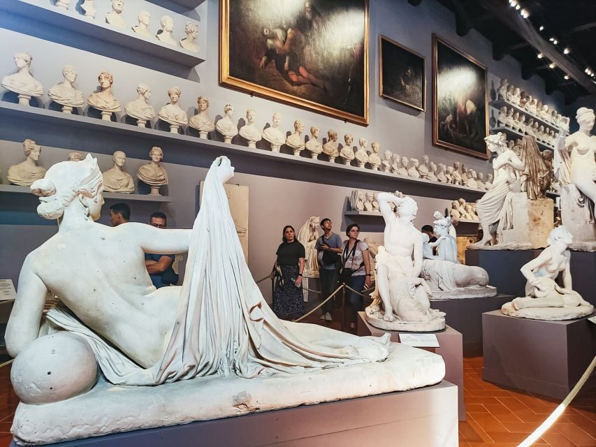Florence: Timed Entry Ticket to Michelangelo's David & eBook - Timed-entry at the Accademia: what you gain in real life