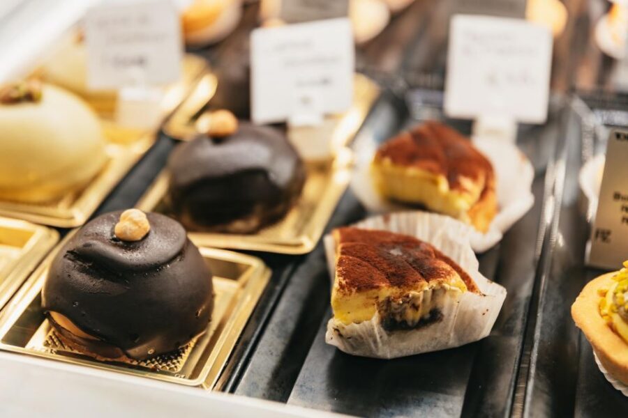 Florence: Tuscan Food and Wine Guided Walking Tour - What you actually eat: crostini, schiacciata, coccoli, and gelato