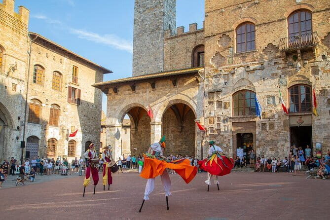 Florence: Tuscany Grand Tour-Siena, San Gimignano, Chianti & Pisa - Morning pick-up in Florence: minivan comfort and beating the clock