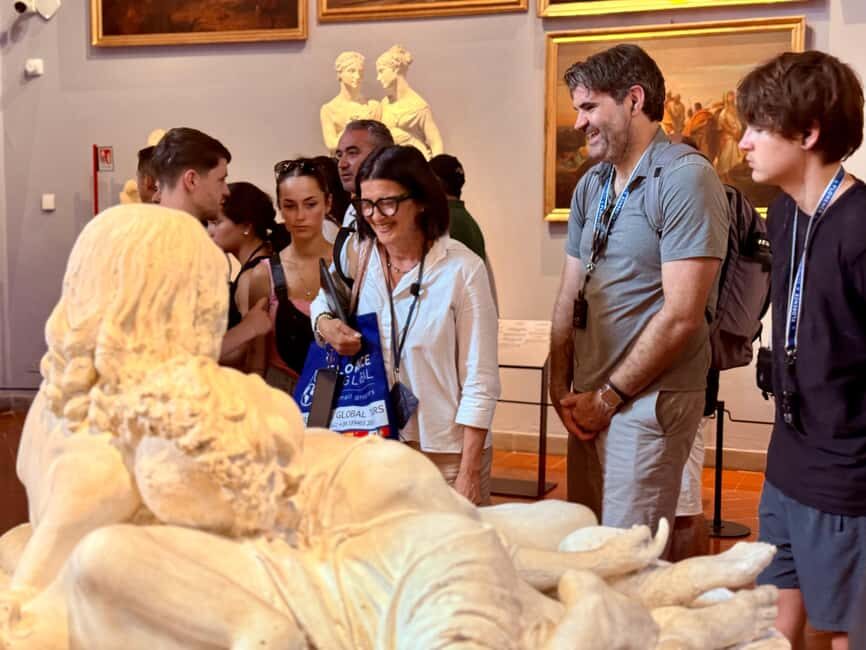 Florence: Uffizi & Accademia Small Group Walking Tour - Small-Group Size and Headsets: How You Actually Hear the Art Story