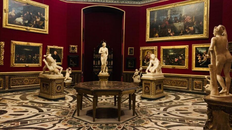 Florence: Uffizi Gallery Guided Tour w/ Skip-the-Line Entry - Pacing, small group size, and why it helps your photos