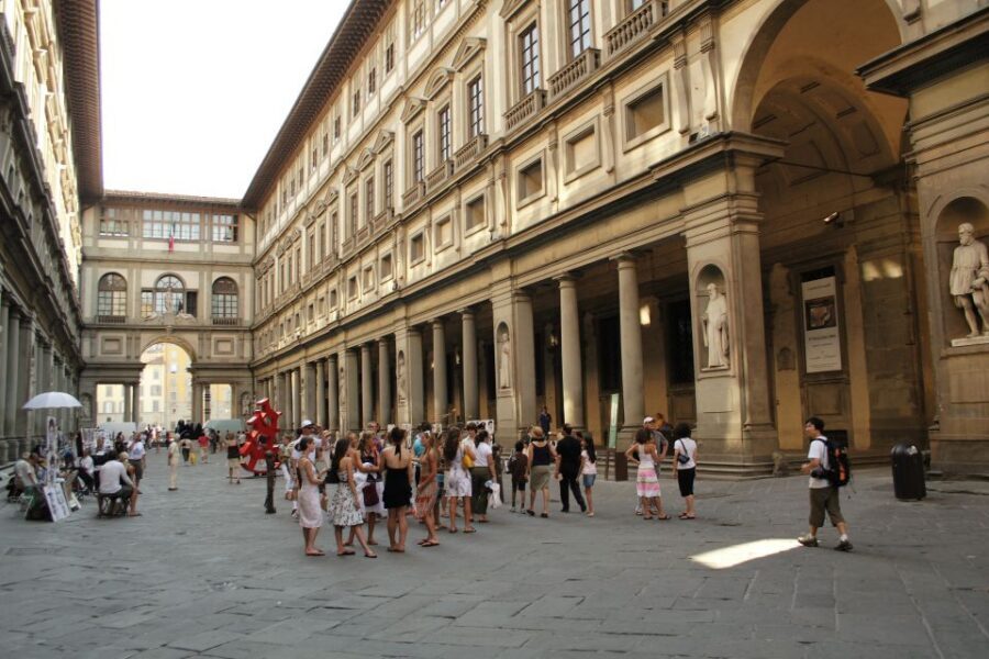 Florence: Uffizi Gallery Private Tour w/ Skip-the-Line Entry - Skip-the-line entry at the Uffizi: what you gain in real time