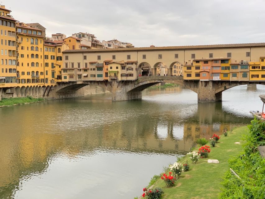 Florence: Uffizi Gallery Small-Group Guided Tour with Ticket - Start at the Nicola Pisano Statue (and why the exact meeting point matters)