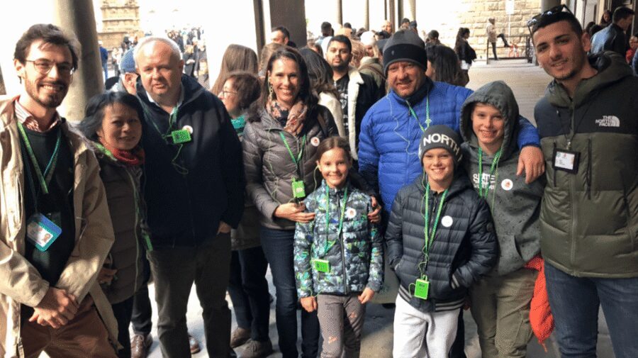 Florence: Uffizi Gallery Small Group Guided Tour - Meeting point by Leonardo: find the guide fast