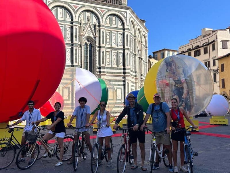 Florence: Untold Bike tour with Roberto - Via delle Belle Donne and Via de’ Tornabuoni: elegance meets daily life