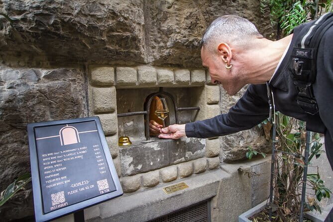 Florence Walk Tour + Wine Windows Option | Discover, Sip, Enjoy! - Apple Firenze and a 90-minute orientation you can build on