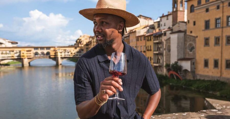 Florence: Wine-tasting Experience in Front of Ponte Vecchio - Two Tuscan wines in 100 ml bottles: how to actually notice differences