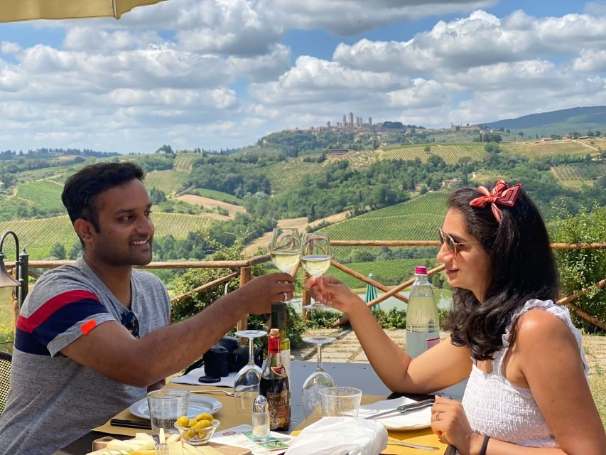 Florence: Wineries, Tastings, Lunch & San Gimignano Day Trip - From Cafe Gamberini to the Chianti hills: how the day starts