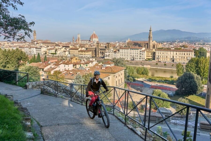 Florence:E-Bike City Tour with stop at Piazzale Michelangelo - Start point at Ciaoflorence: show up ready to roll