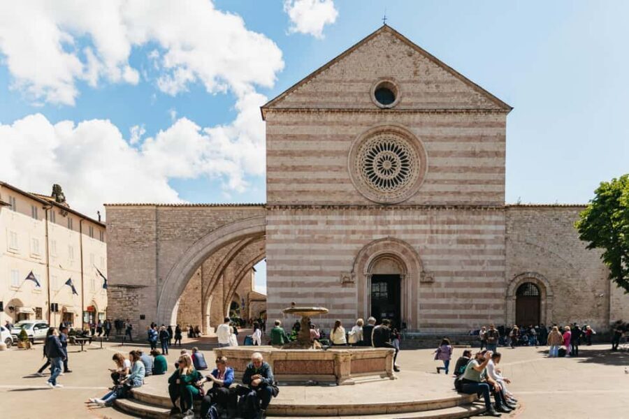 From Florence: Orvieto and Perugia Tour with Church Visits - Assisi streets with a local guide: Hill of Hell to Hill of Paradise