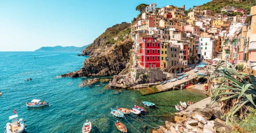 From Florence: Seaside Beauty Day Trip to Cinque Terre - Riomaggiore and Manarola: cliffside streets and that postcard-walk feeling