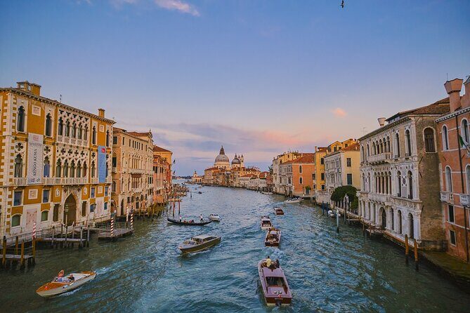 From Florence to Venice: A Day Trip to the Floating City - The 3.5-Hour Coach Ride: Why the Commentary Matters