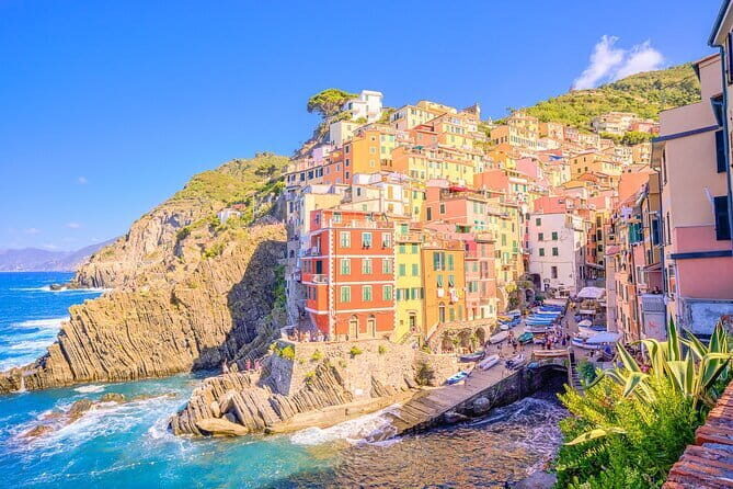 Full-Day Small-Group Cinque Terre Tour from Florence - The bus ride: 2 hours that set the tone