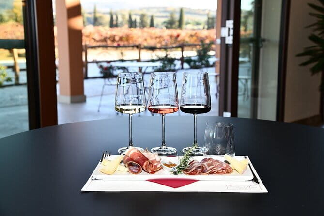 Full-Day Small-Group Truffle Hunting in Tuscany with Lunch - Truffle Lunch and Wine Pairing at a Local Table