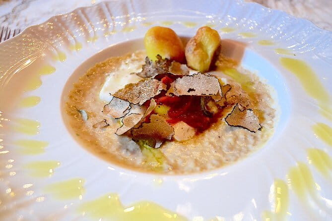 Full-Day Small-Group Truffle Hunting in Tuscany with Lunch - How Truffle Hunting Works With Trained Dogs and a Real Handler