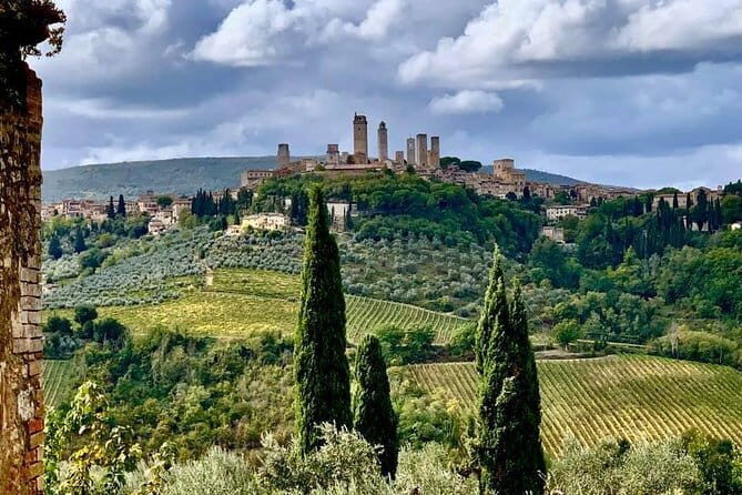 Horseback Ride in S.Gimignano with Tuscan Lunch Chianti Tasting - San Gimignano in Guided Time: Towers, Squares, Panoramas, and a Gelato Stop