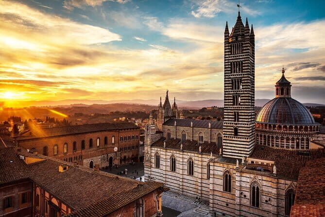 Hot Air Balloon Flight Over Tuscany from Siena - The Landing Party: Sparkling Wine Toast and Picnic Breakfast