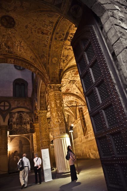Legends of Florence: Exclusive Walking Tour by night - Ponte Vecchio and Borgo San Jacopo: where the Arno turns cinematic