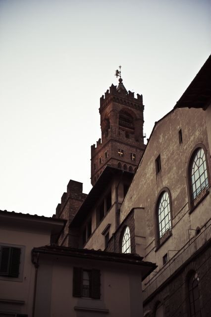 Legends of Florence: Exclusive Walking Tour by night - Piazza San Firenze and Via dei Gondi: the city’s smaller entrances to big stories