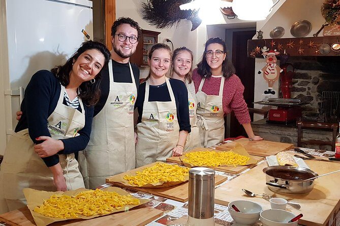 Lezione con Chef di Cucina Tradizionale Bolognese - Tortelloni Shaping and Filling: The Work Portion You’ll Remember