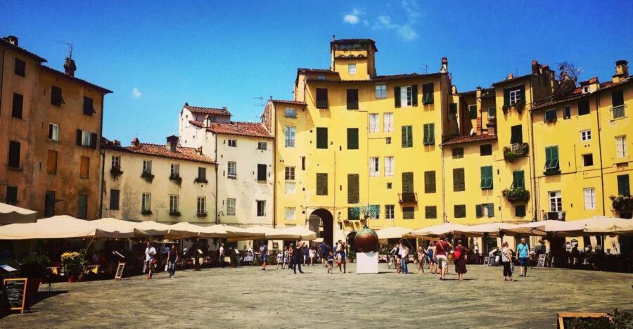 Lucca: 2-Hour City Center Walking Tour - Lucca Cathedral: the optional €3 interior upgrade