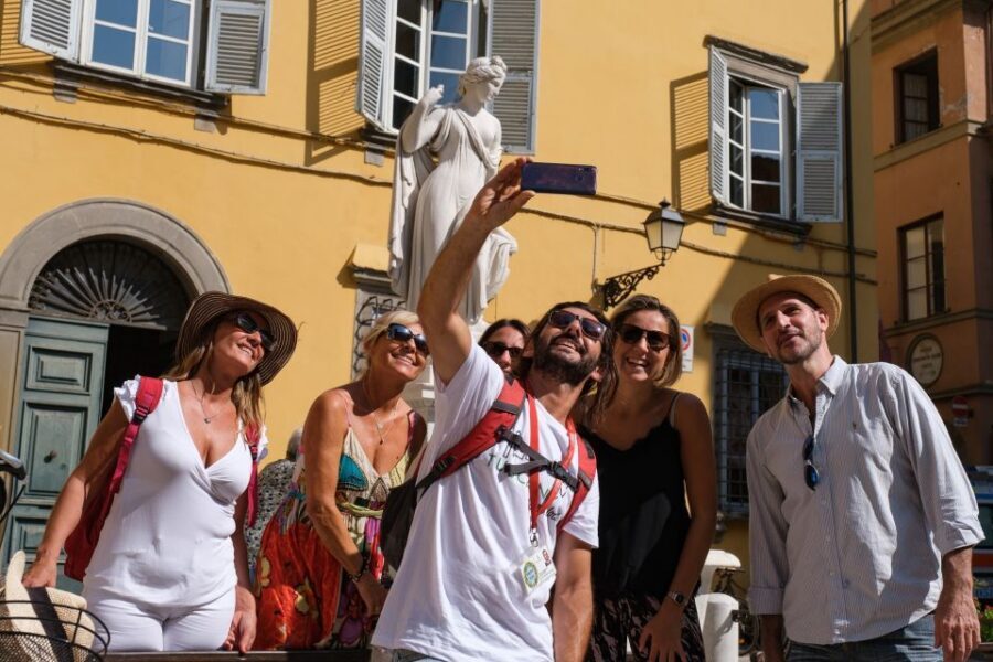 Lucca: 3-Hour Bikes & Bites Foodie Adventure like a Local - Romanesque Lucca: Church Facades and San Frediano’s Special Moment