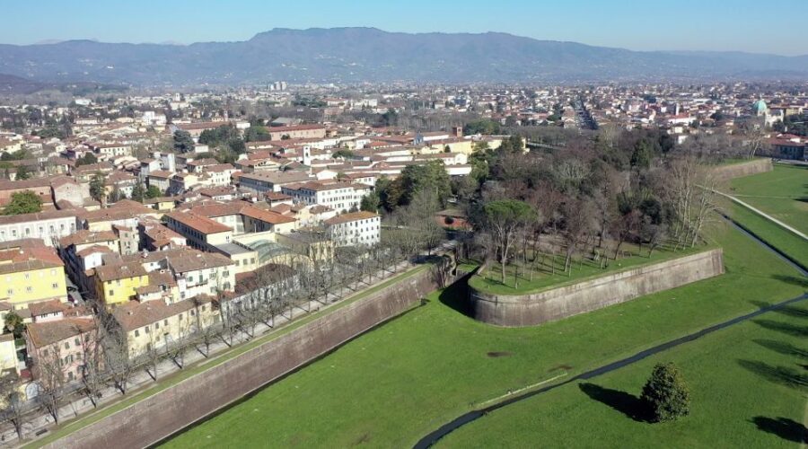 Lucca: Renaissance City Walls Walking Tour - Stepping into the bastions: restored rooms and the weight of the structure