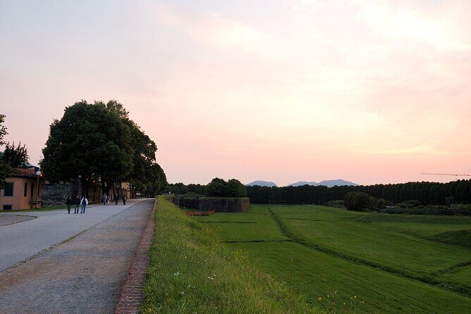 Lucca: Self-Guided Tour by Bike with MAP - Getting started at the Tourist Center by Piazzale B. Ricasoli